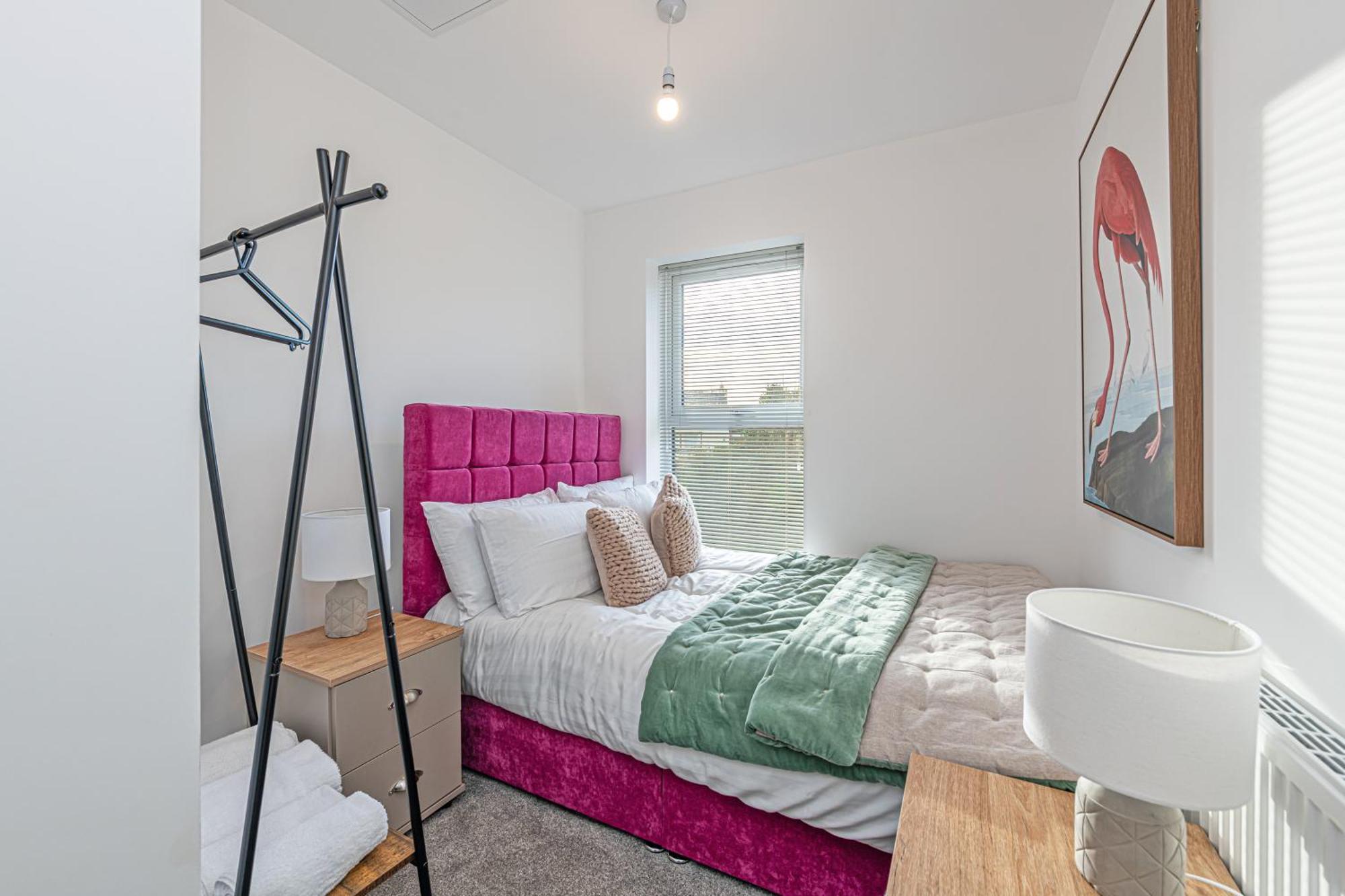 Gospel Heights Luxury Apartments With Parking Heswall Exterior photo